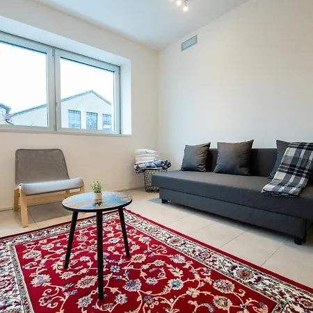 Apartamento 350 M Dalla Stazione L Parcheggio Free L Nova Loft