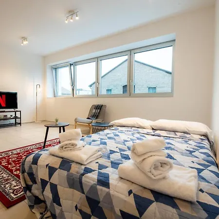 350 M Dalla Stazione L Parcheggio Free L Nova Loft Lägenhet