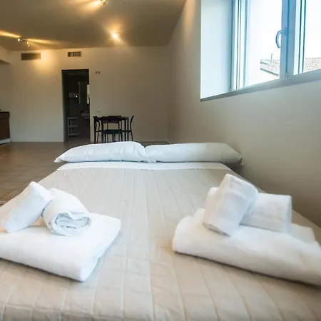 Apartmán 350 M Dalla Stazione L Parcheggio Free L Nova Loft *