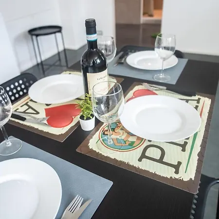 Lägenhet 350 M Dalla Stazione L Parcheggio Free L Nova Loft Parma