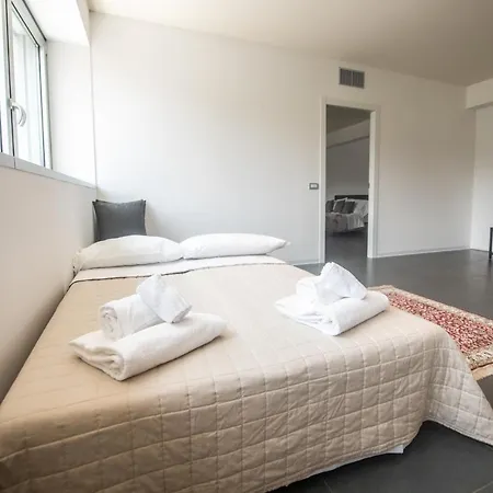 350 M Dalla Stazione L Parcheggio Free L Nova Loft Apartmán