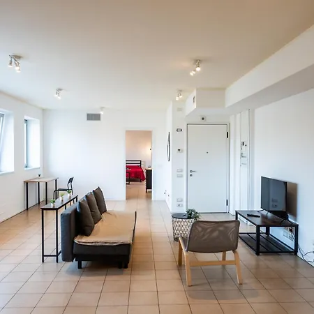 Apartamento 350 M Dalla Stazione L Parcheggio Free L Nova Loft