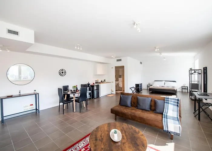 Apartment 350 M Dalla Stazione L Parcheggio Free L Nova Loft