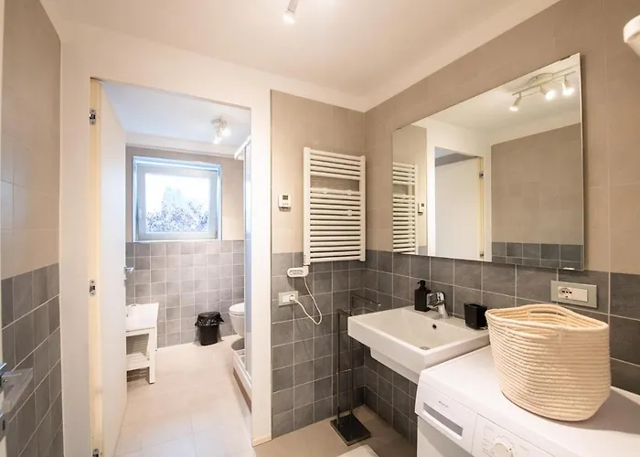 Apartment 350 M Dalla Stazione L Parcheggio Free L Nova Loft